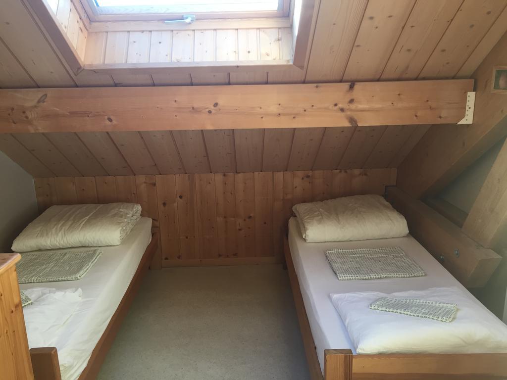 Отель La Maison Des Inuits Septmoncel-Les-Molunes Экстерьер фото